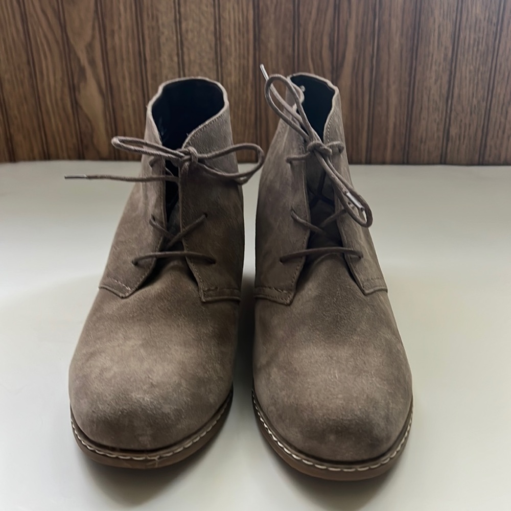 Bjorndal Rachel womens taupe leather Chukka bootie shoes - Picture 1 of 6